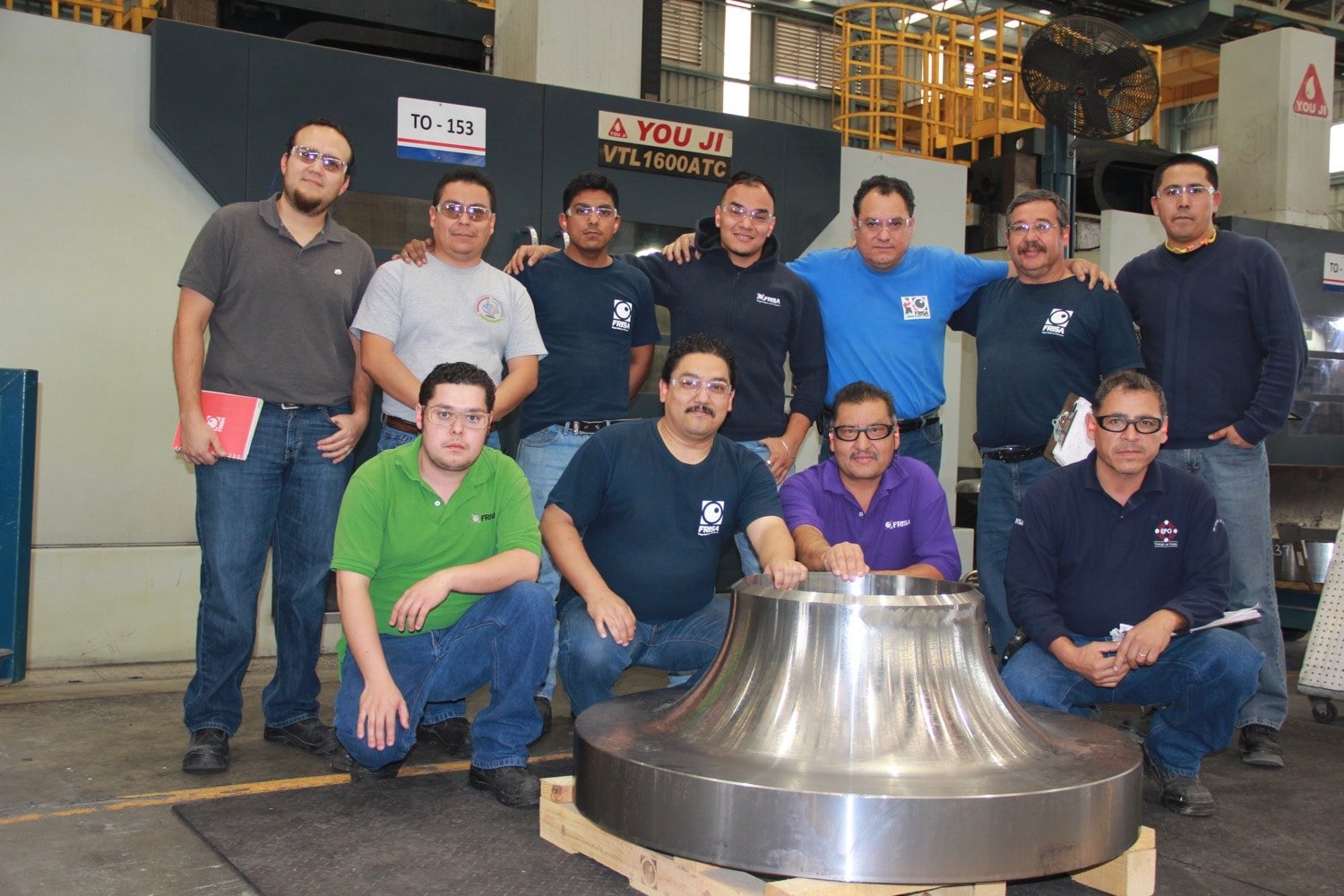 2014 00 Personal Orgulloso Mostrando Risers Con Maquinado Final