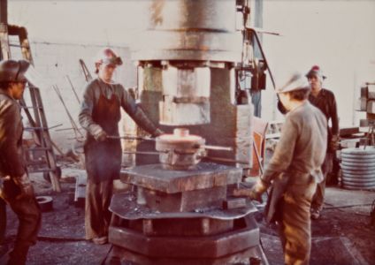 1975 02 El Martillo 4 Nos Dio La Capacidad Para Incursionar En La Industria Petrolera A Finales De Los Setentas