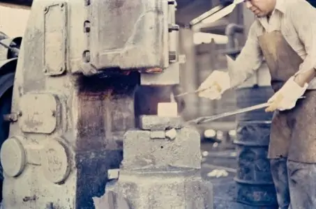 1977 La Forja En Aquellos Años Era Un Proceso Prácticamente Artesanal