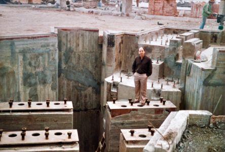 1987 Eduardo Garza T En Una De Las Fosas De Planta. En Esa Época, FRISA Ya Exportaba El 70  De Su Producción 