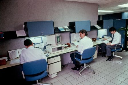 1989 Ingenieros Jóvenes Trabajando.