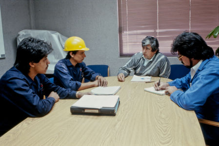 1989 Junta De Trabajo De Colaboradores. Entre 1989 Y 1994 FRISA Vivió Una época De Muchos Contrastes. Se Contaba Con Una Planta Nueva Y Un Mercado De Exportación Creciente, Y Al Mismo Tiempo Se Pasaba Por Una Situación Financiera Sumame