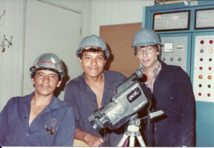 1990 Inicio De Operaciones Línea 2. En La Imagen, Felipe Jiménez Y Jorge Cárdenas, Actuales Colaboradores De FRISA.