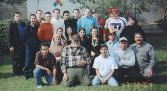 2004 Pastorela Organizada Por Colaboradores FRISA Para Celebrar La Temporada Navideña