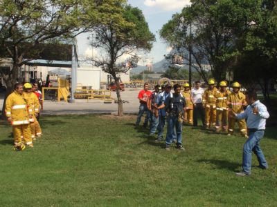 2007 CC Brigadistas Contra Incendios En Acción (2)