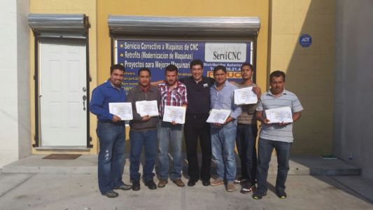 2015 Graduación De Curso De Mantenimiento Para Controles CN