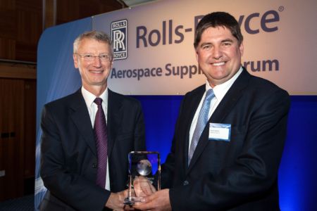 2013 CC FRISA recibe el reconocimiento Supplier Excellence Award por parte de nuestro cliente Rolls Royce.